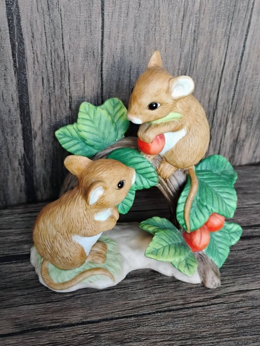 HOMCO Tiny Tales Mice On Branch With Berries Figurine Home Interiors Gifts 1443